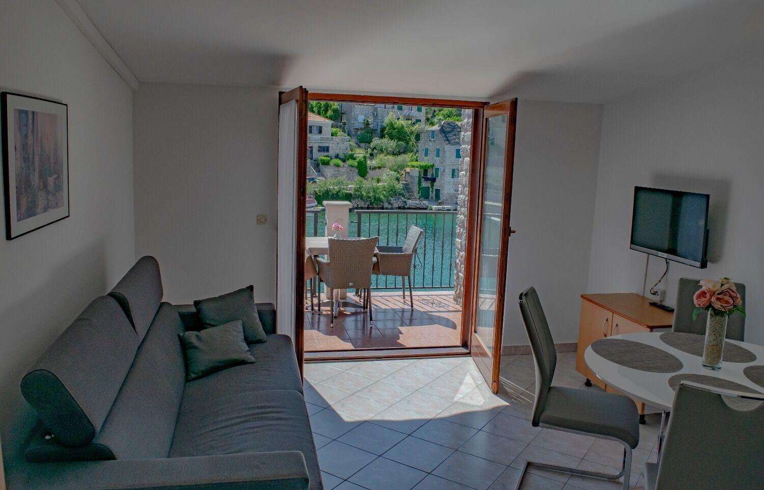Apartments Daira Stomorska Exterior photo